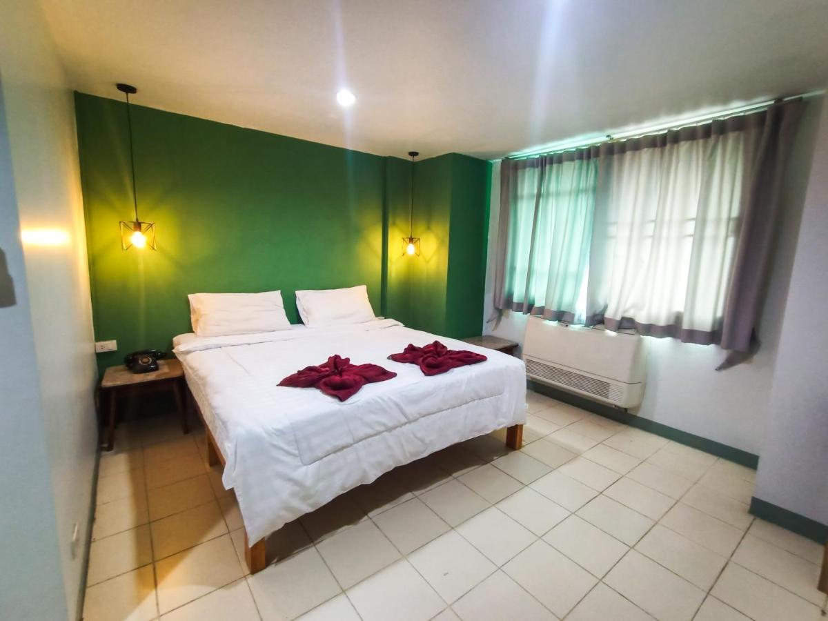 Hotel The Moon House Chiang Mai Zewnętrze zdjęcie
